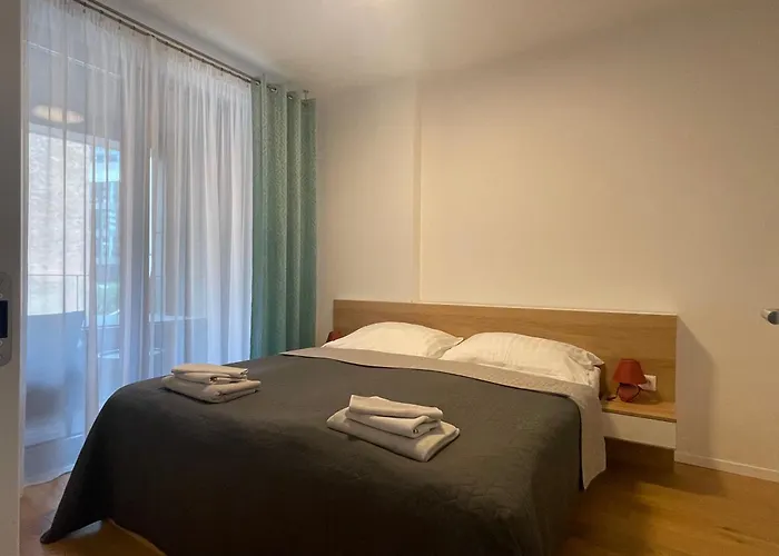 Sag Sky Park Free Parking And Wi-fi *