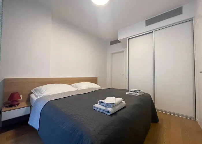 Sag Sky Park Free Parking And Wi-fi Апартаменты *