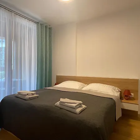 Sag Sky Park Free Parking And Wi-fi *